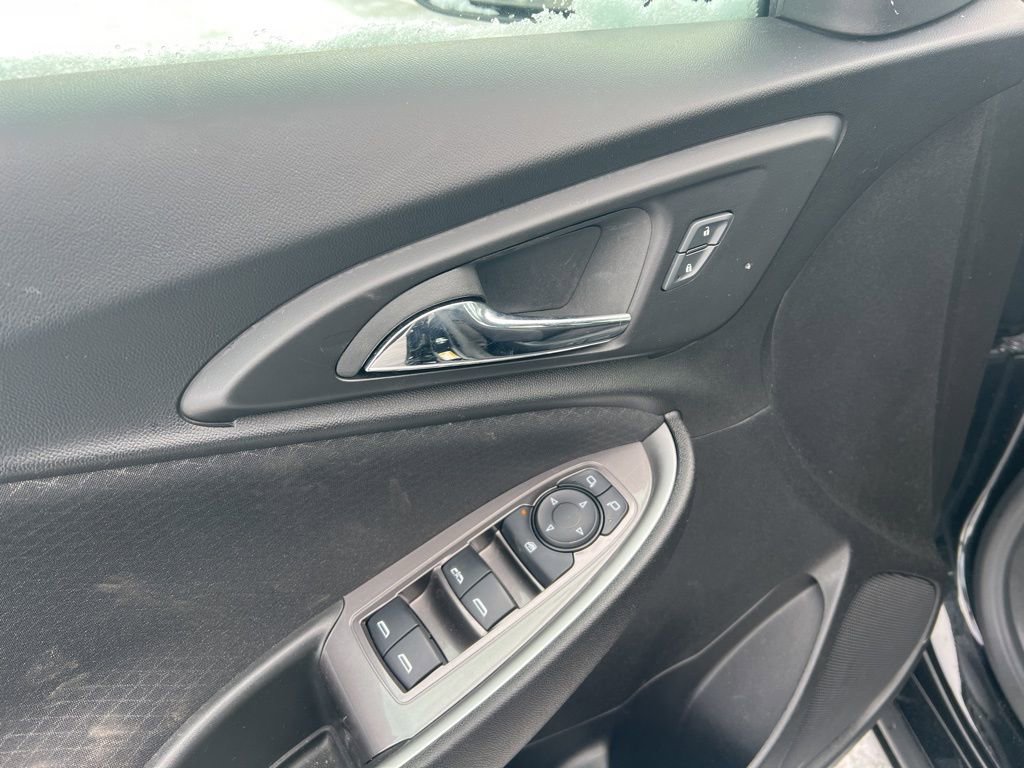 Used 2024 Chevrolet Malibu LT image 9