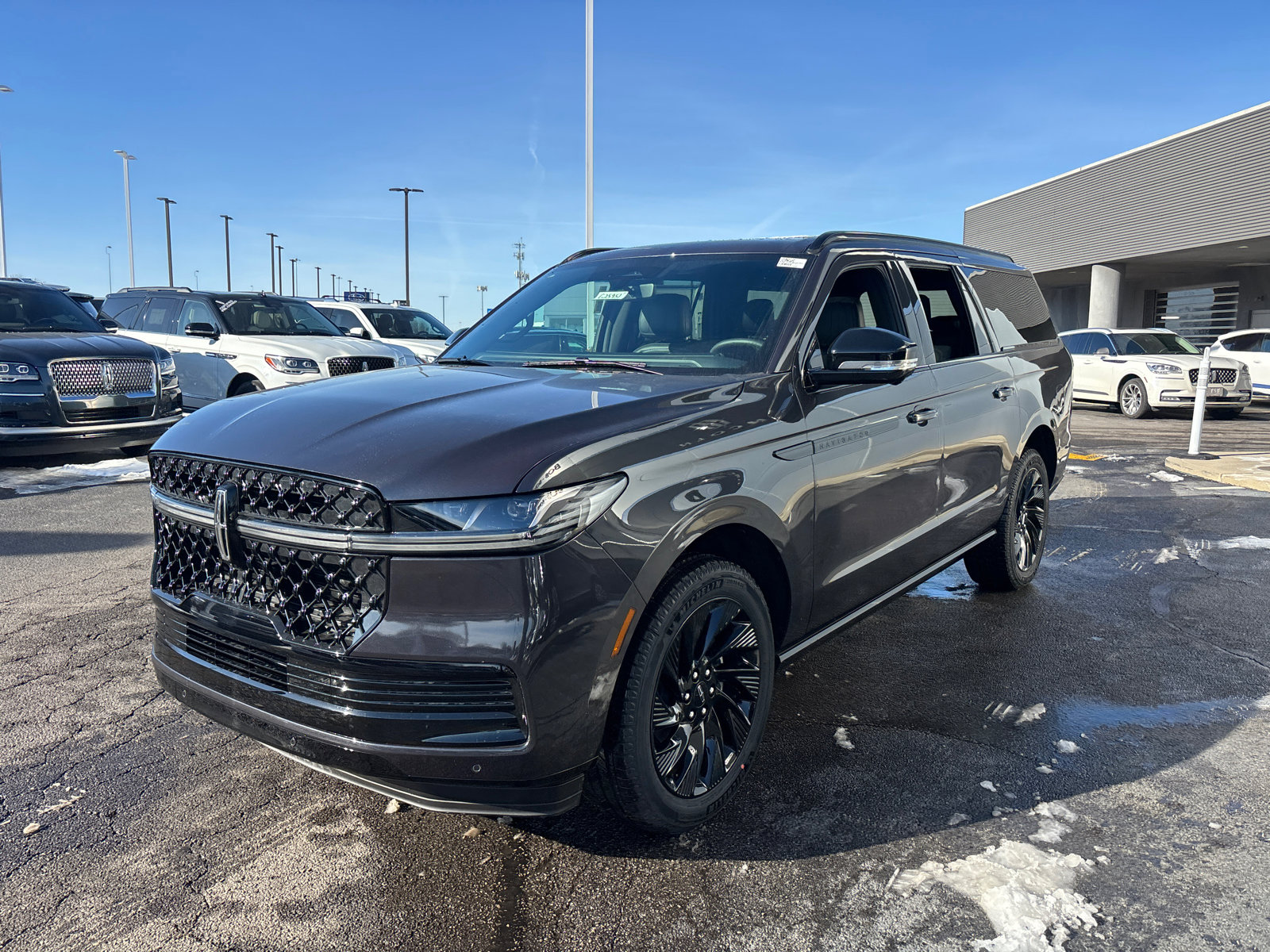 New 2025 Lincoln Navigator L Reserve w/ Jet Appearance Package image 3