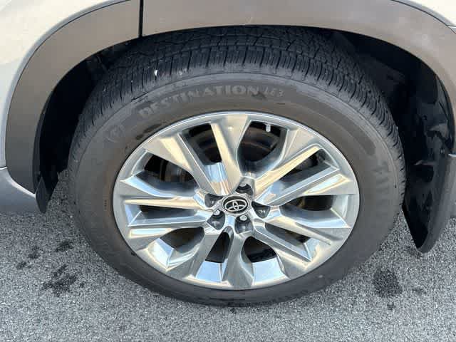 Used 2023 Toyota Highlander Limited AWD/4WD image 5