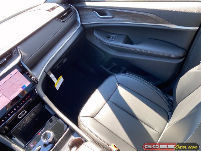 New 2026 Jeep Grand Cherokee Limited w/ Limited Altitude Package AWD/4WD image 17