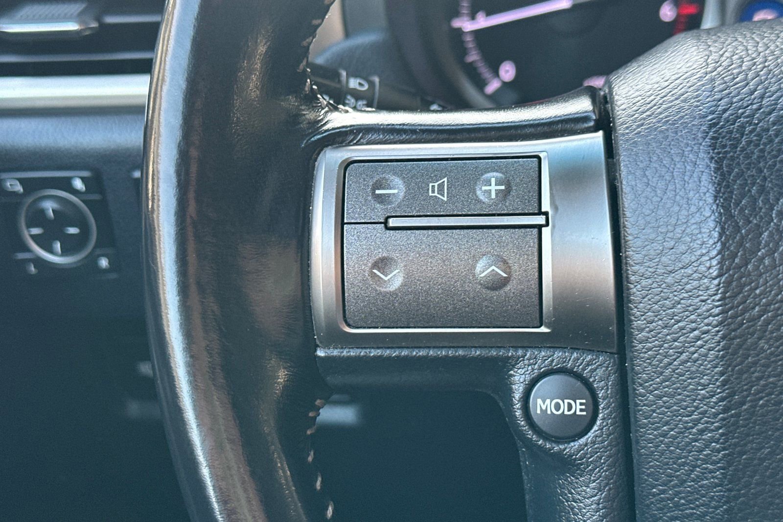 Used 2017 Lexus GX 460 Premium w/ Premium Package image 32