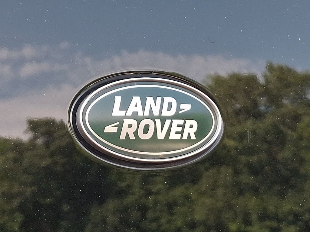 Used 2023 Land Rover Defender 130 X-Dynamic SE AWD/4WD image 30