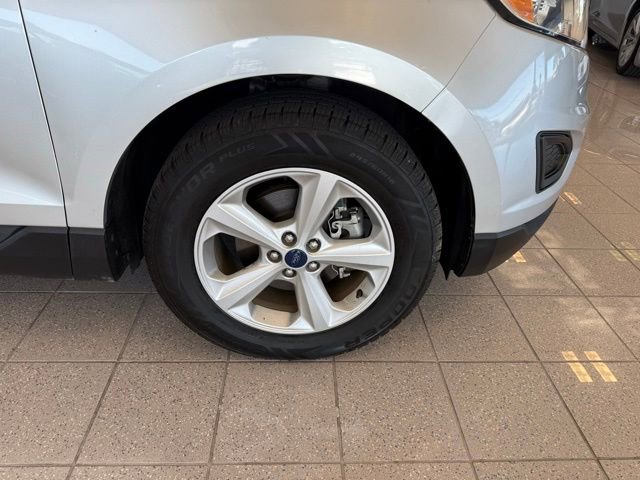 Used 2017 Ford Edge SE image 10