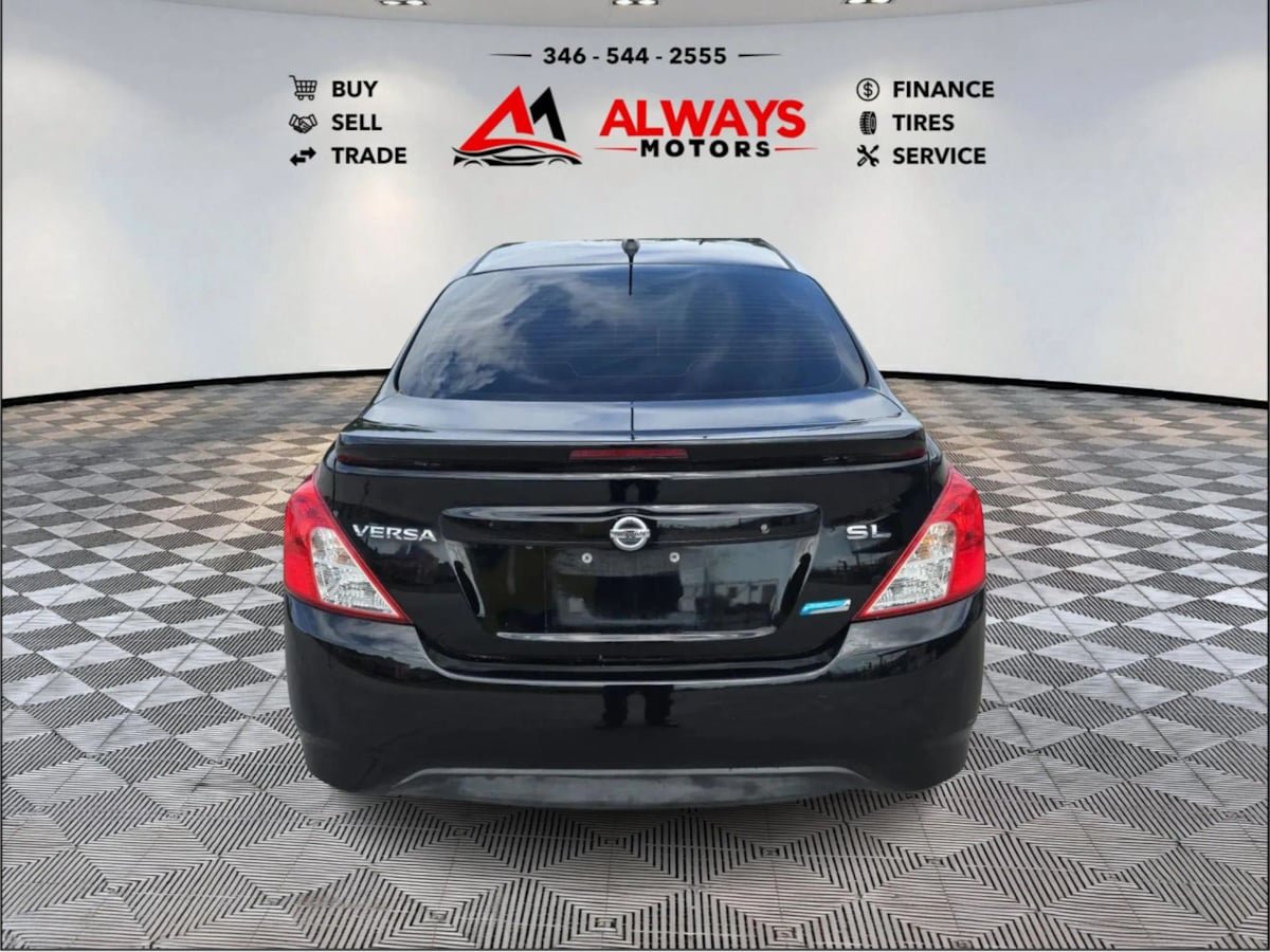 Used 2015 Nissan Versa w/ SL Tech Package FWD image 21