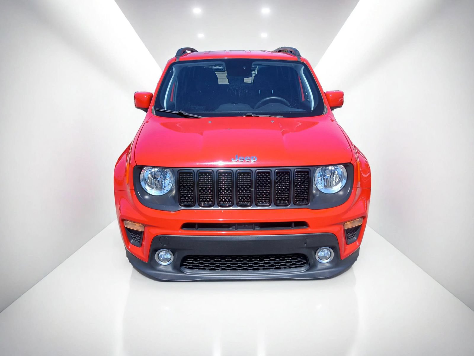 Used 2019 Jeep Renegade Latitude FWD image 3