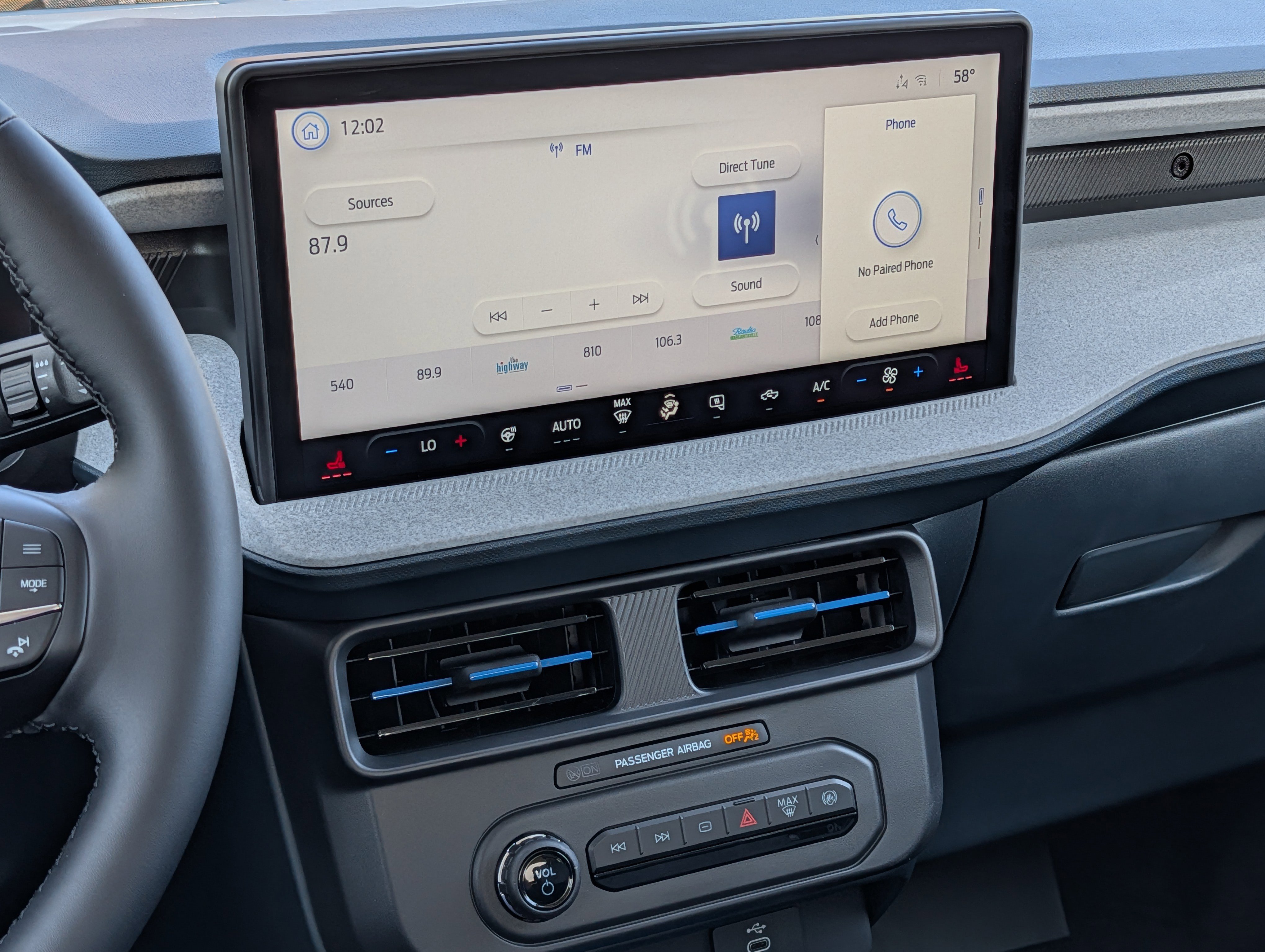 New 2025 Ford Maverick XLT w/ XLT Luxury Package image 16