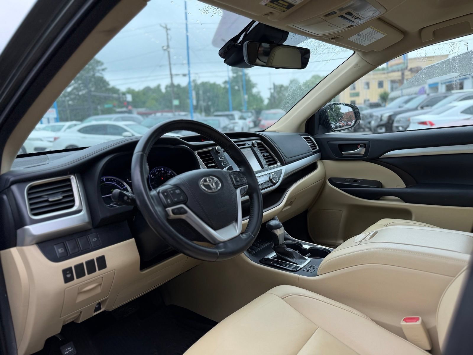 Used 2019 Toyota Highlander XLE AWD/4WD image 13