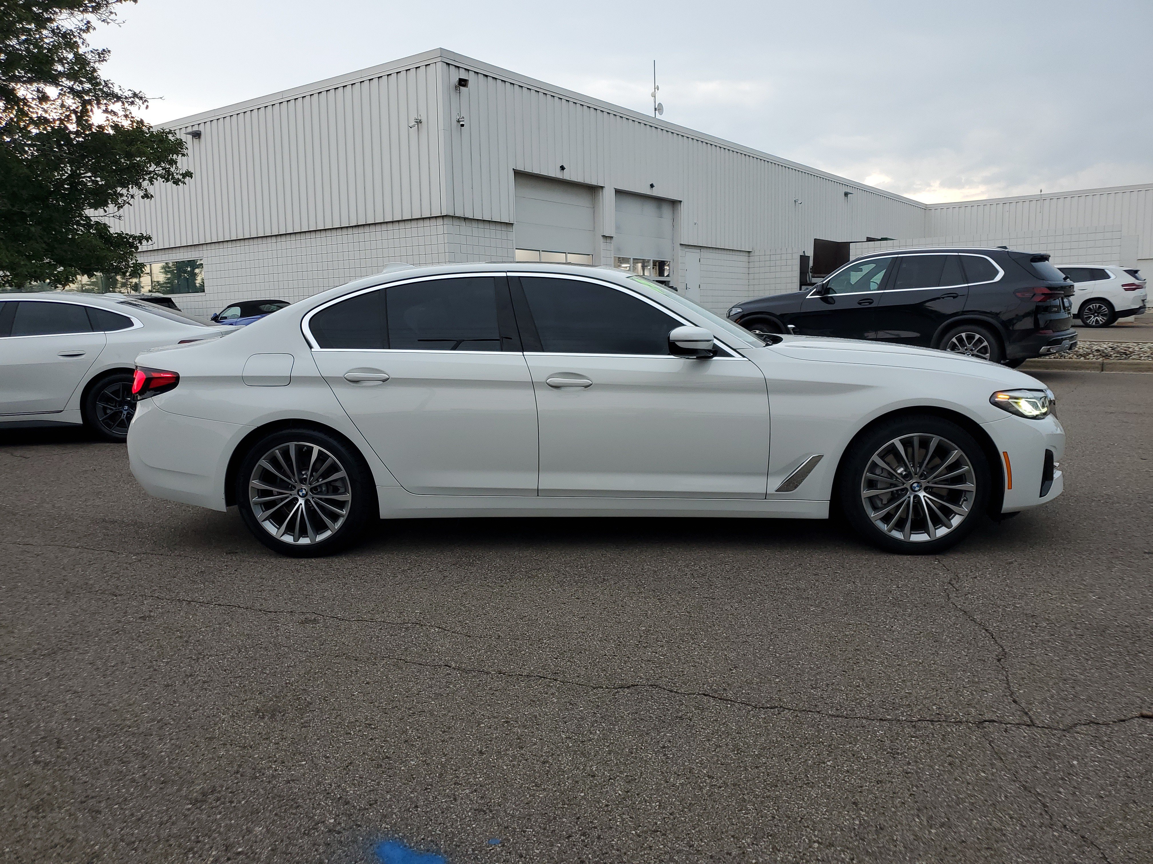 Certified 2023 BMW 530i xDrive w/ Premium Package AWD/4WD image 6