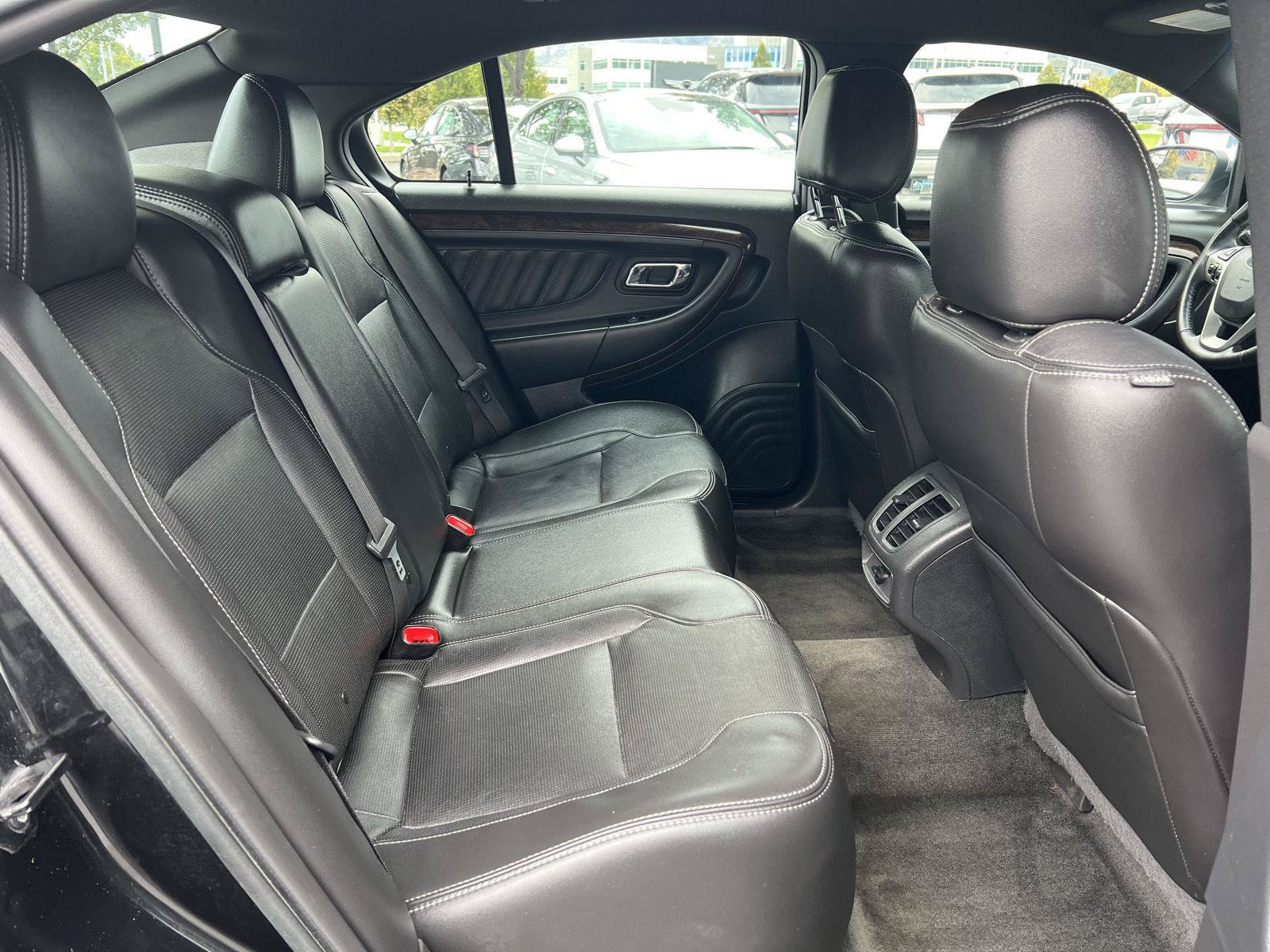 Used 2015 Ford Taurus Limited FWD image 5