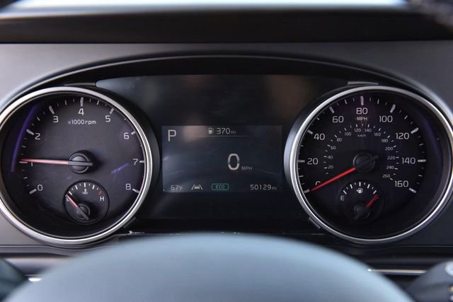 Used 2024 Kia Carnival LX image 11