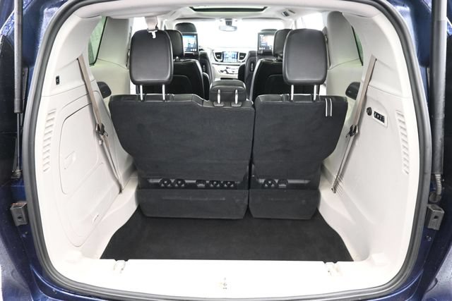 Used 2019 Chrysler Pacifica Limited FWD image 6