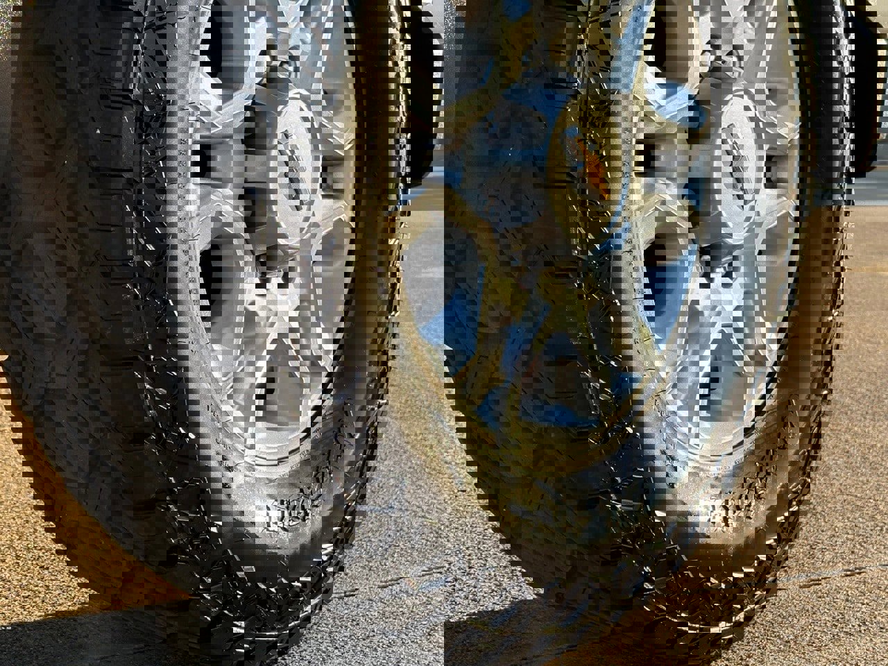 Used 2024 Chevrolet Silverado 3500 LTZ w/ LTZ Plus Package image 17