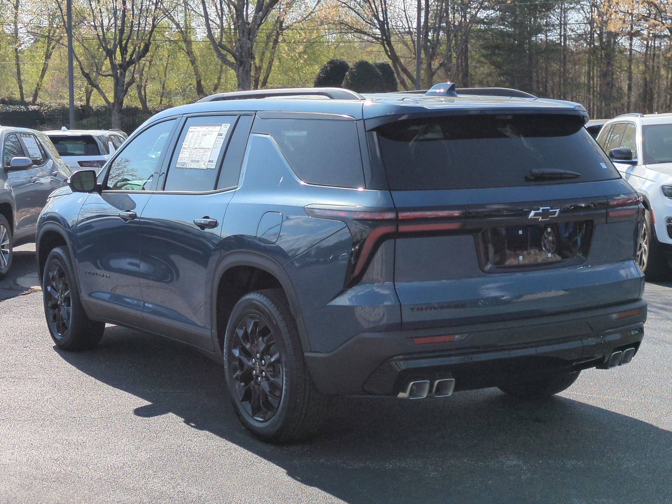 New 2026 Chevrolet Traverse LT w/ Midnight/Sport Edition FWD image 7