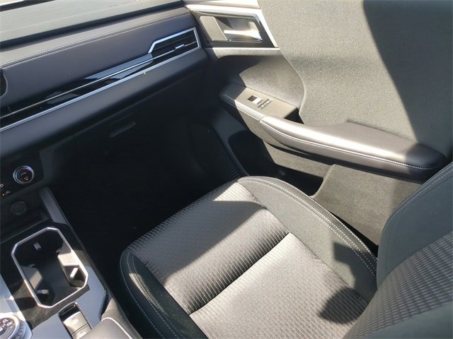 New 2025 Mitsubishi Outlander ES image 17