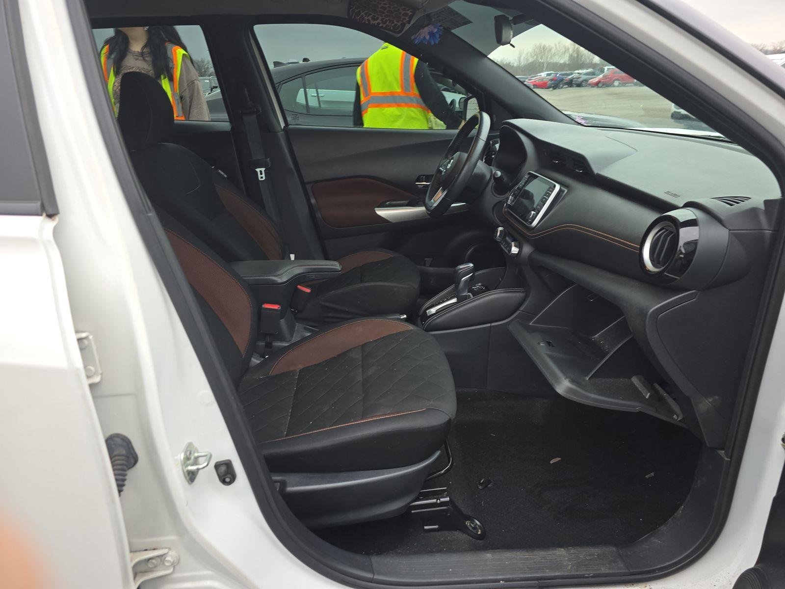 Used 2020 Nissan Kicks SR image 10