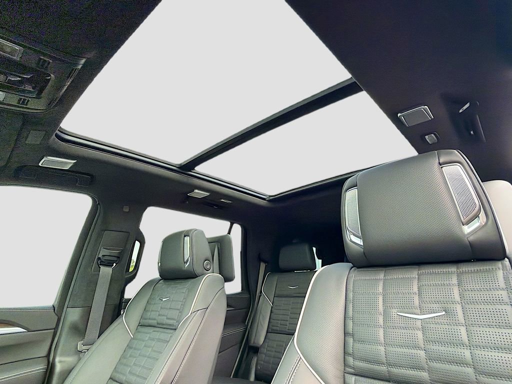 Used 2026 Cadillac Escalade Platinum Sport w/ LPO, ONYX Package AWD/4WD image 29
