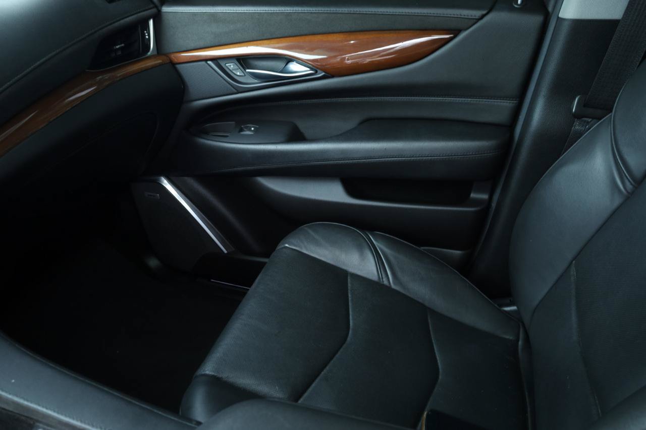 Used 2019 Cadillac Escalade ESV Luxury RWD image 12