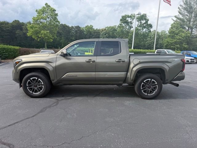 Used 2024 Toyota Tacoma TRD Sport AWD/4WD image 4