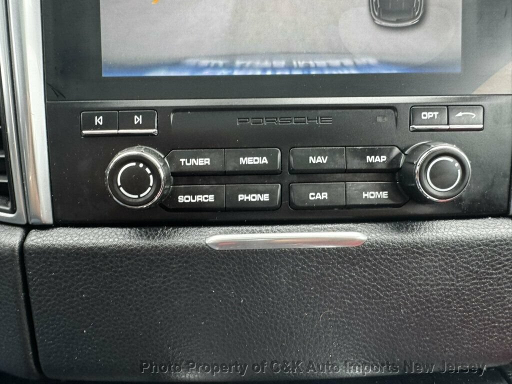Used 2017 Porsche Macan AWD/4WD image 28