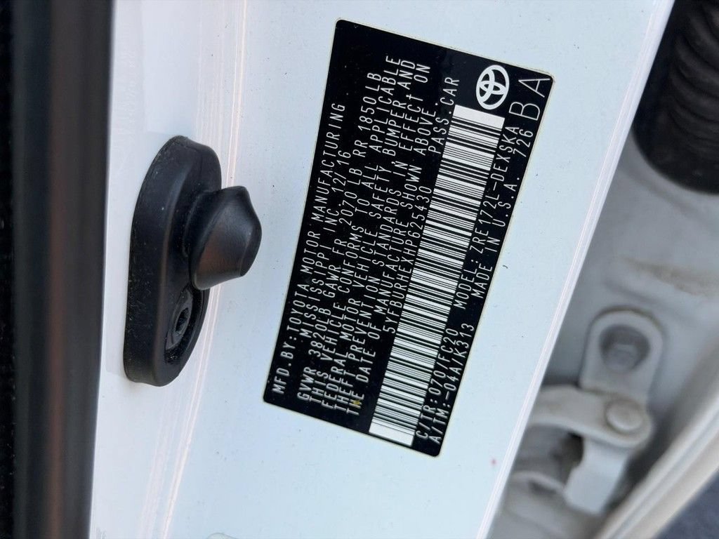 Used 2017 Toyota Corolla SE w/ SE Premium Package FWD image 24