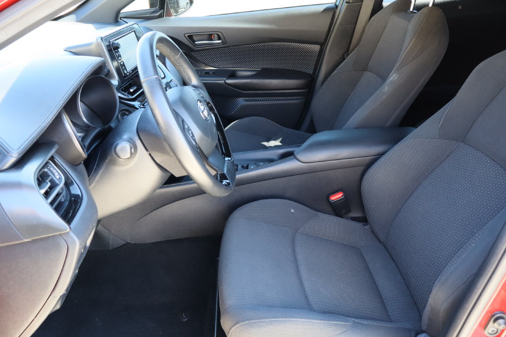 Used 2018 Toyota C-HR XLE FWD image 22