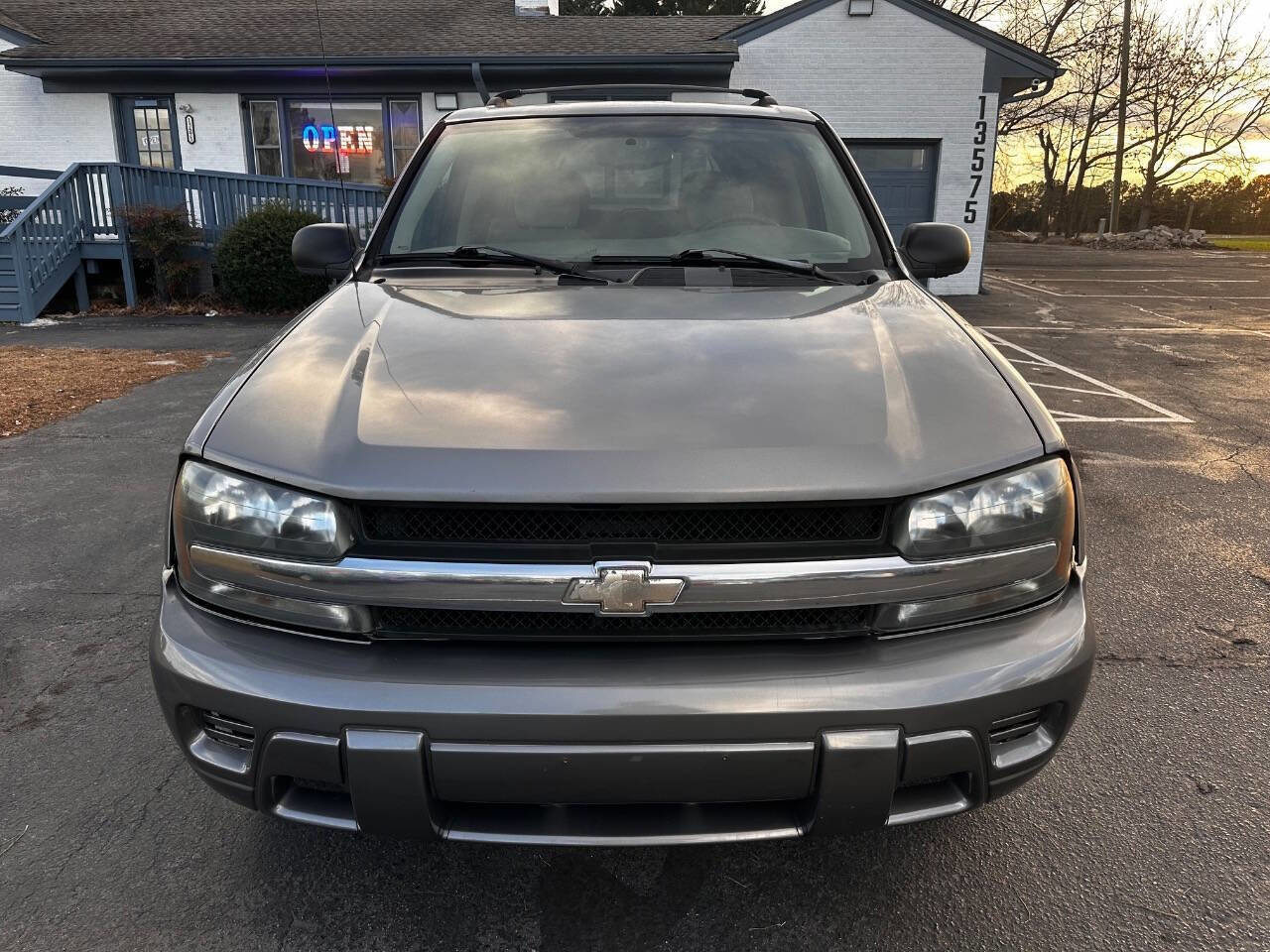Used 2008 Chevrolet TrailBlazer 2WD w/ Smoker's Package image 3