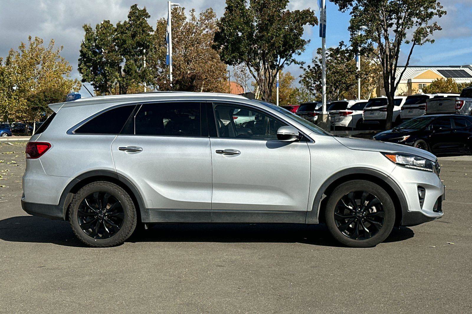 Used 2020 Kia Sorento EX image 3