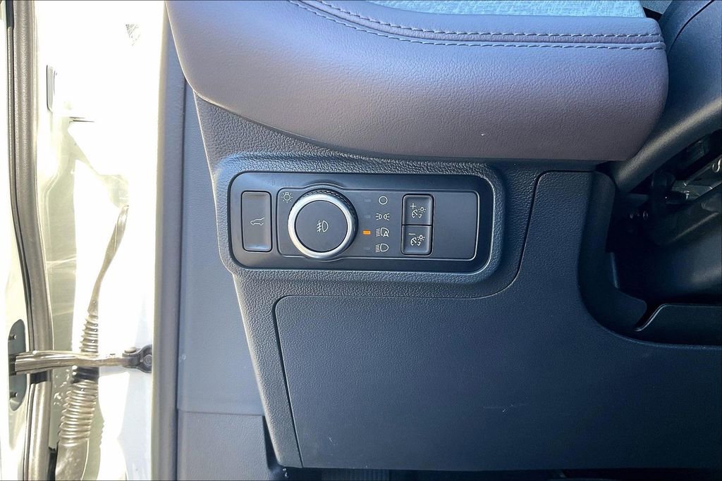 Used 2026 Ford Explorer Platinum image 35