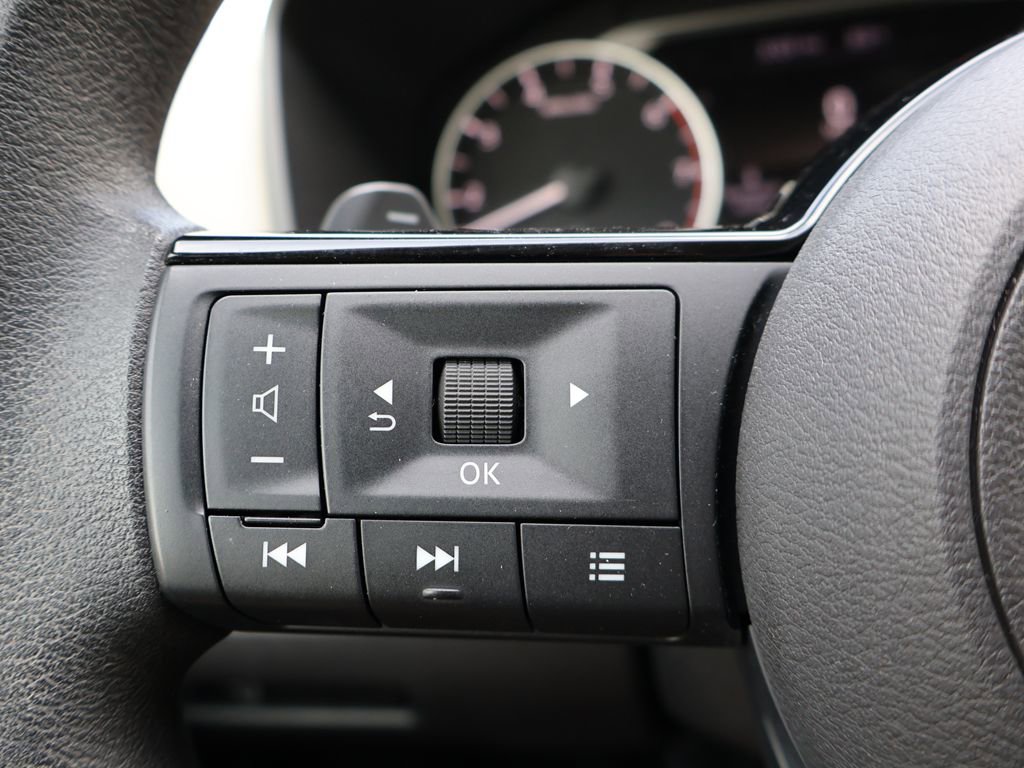 Used 2023 Nissan Rogue SV FWD image 36