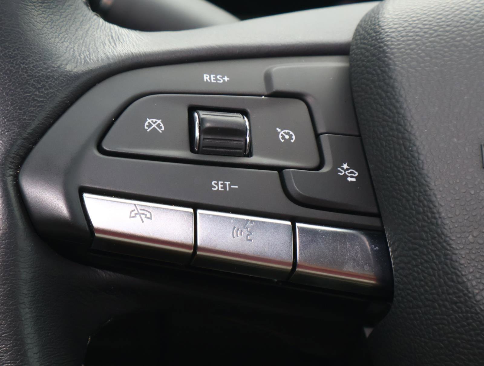 Certified 2024 Cadillac XT4 Luxury FWD image 27