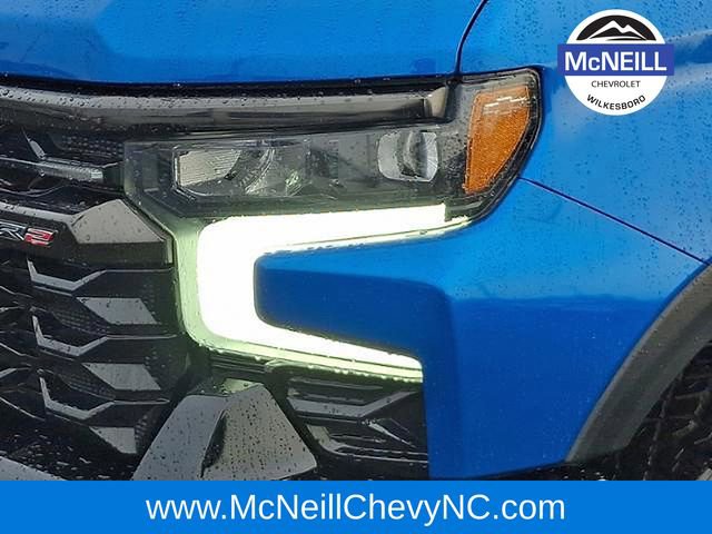 Used 2023 Chevrolet Silverado 1500 ZR2 image 10