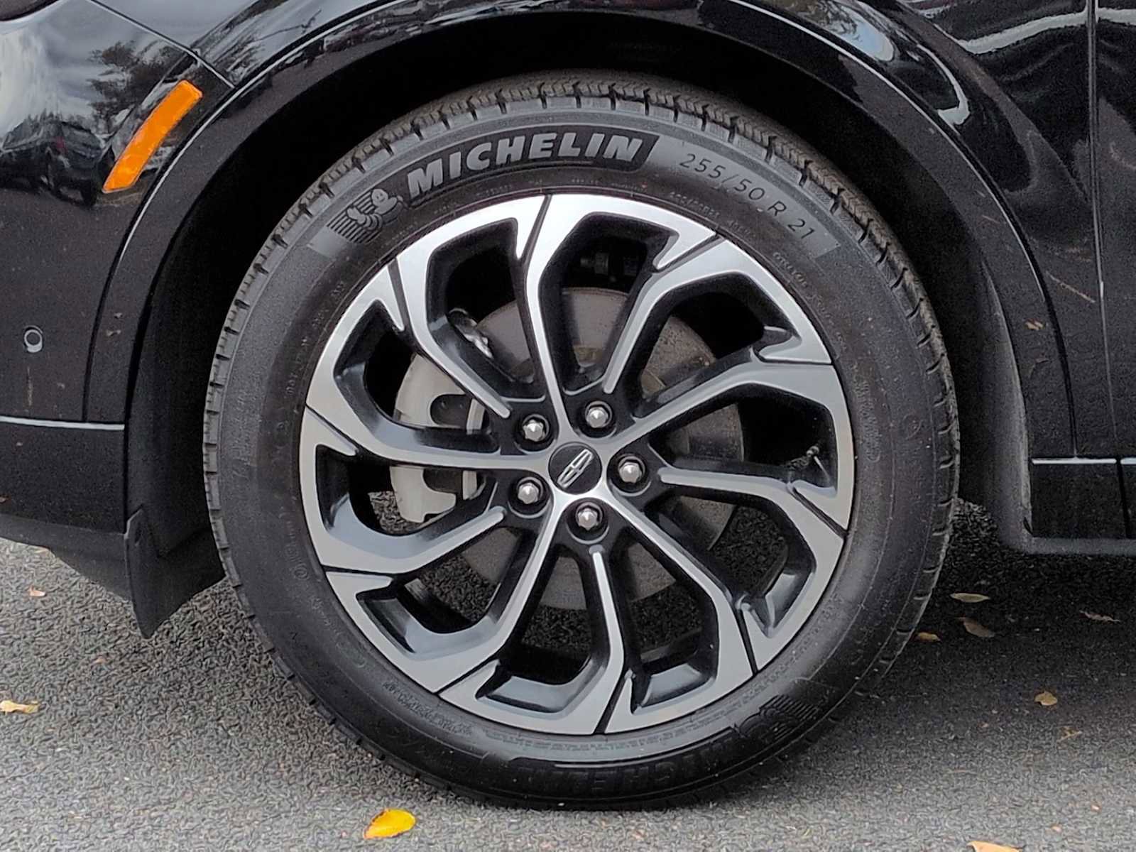 Used 2024 Lincoln Nautilus Reserve image 13