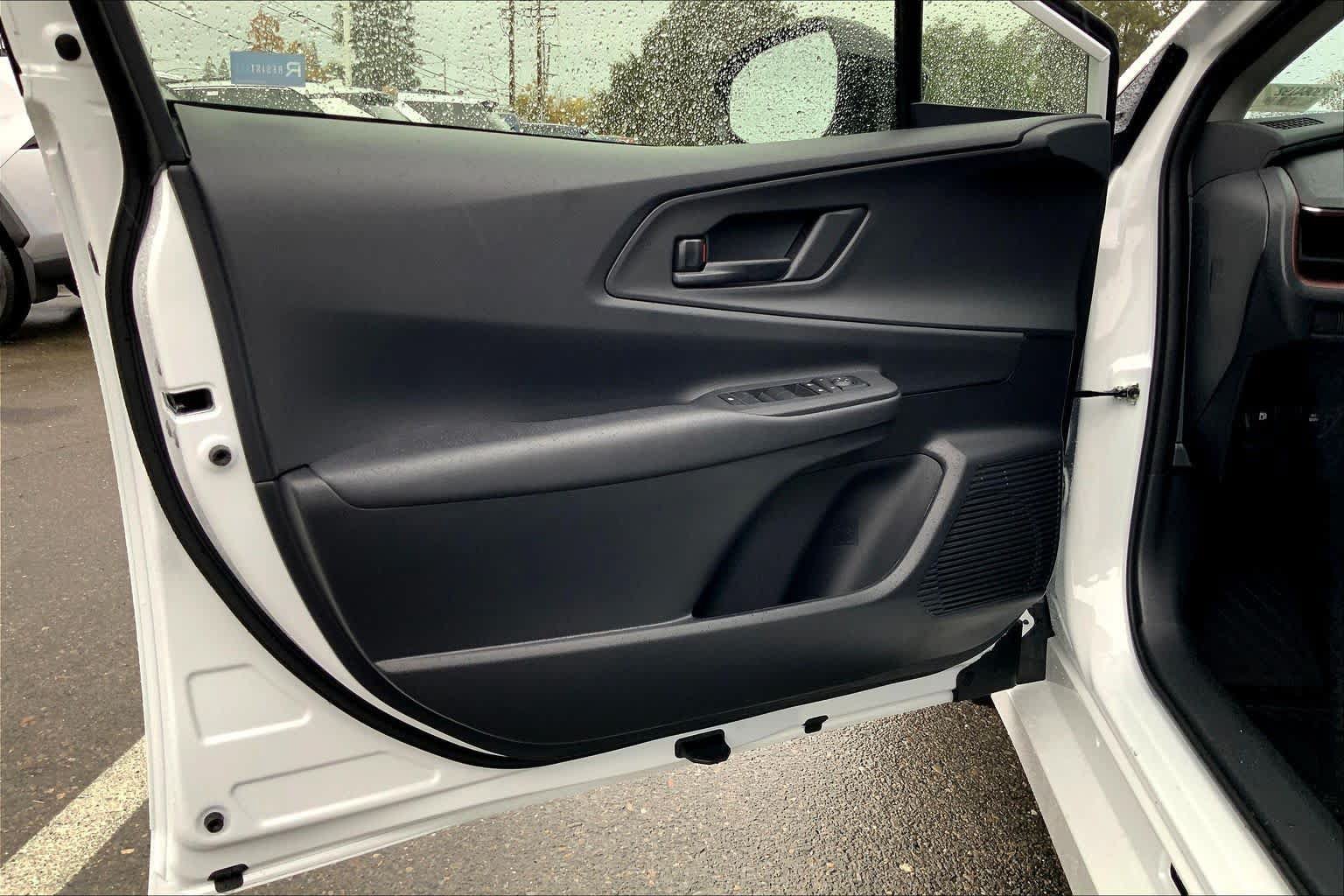 New 2026 Toyota Prius Plug-In Hybrid FWD image 10