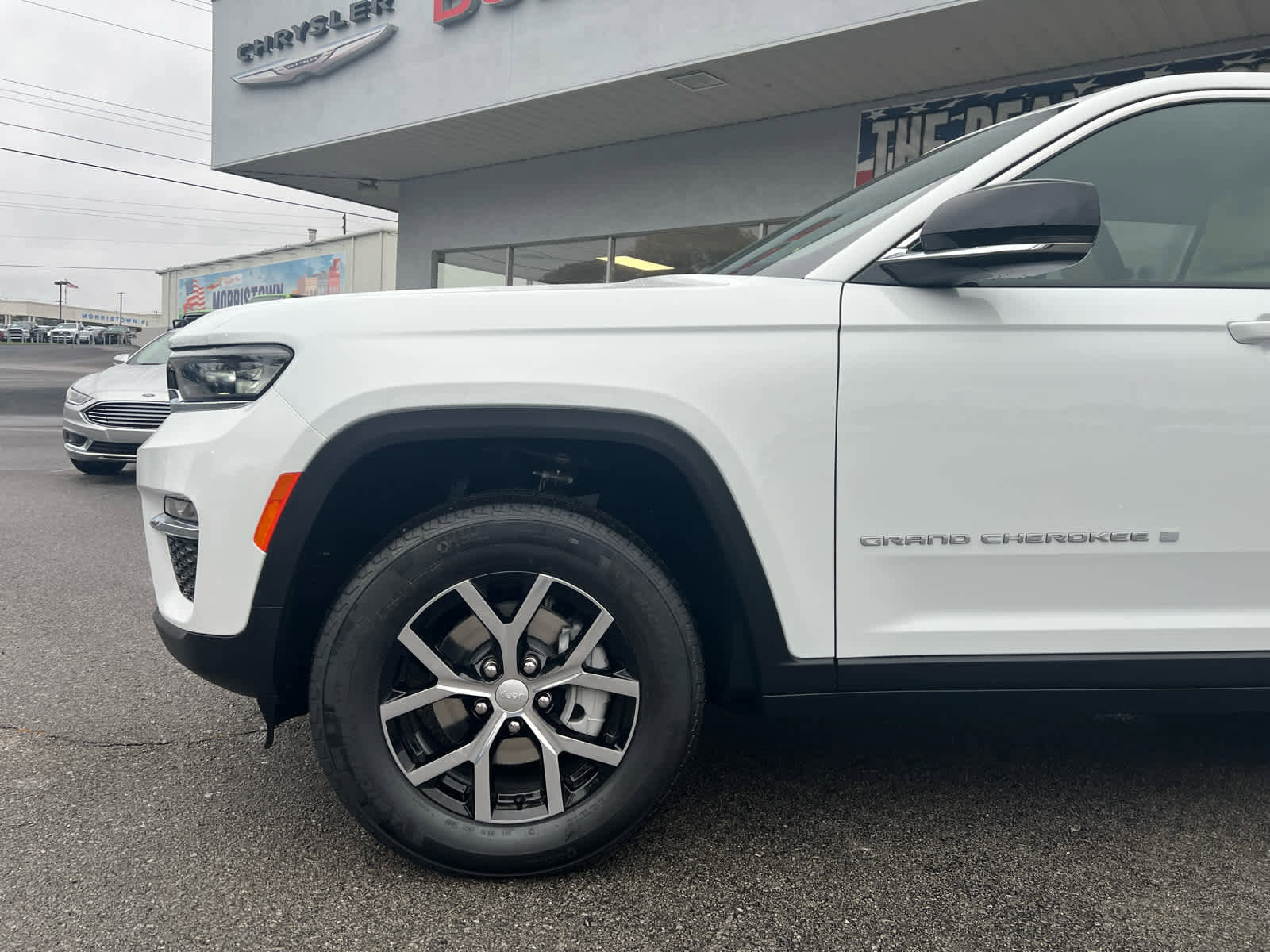 New 2025 Jeep Grand Cherokee Limited image 2