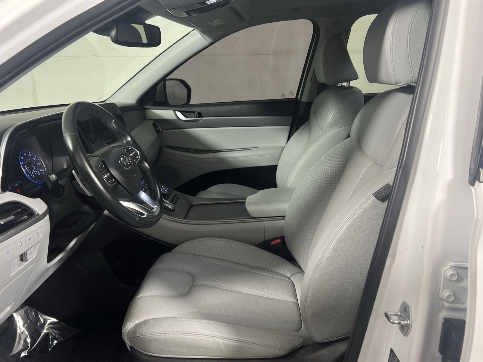 Used 2022 Hyundai Palisade SEL w/ Premium Package image 13