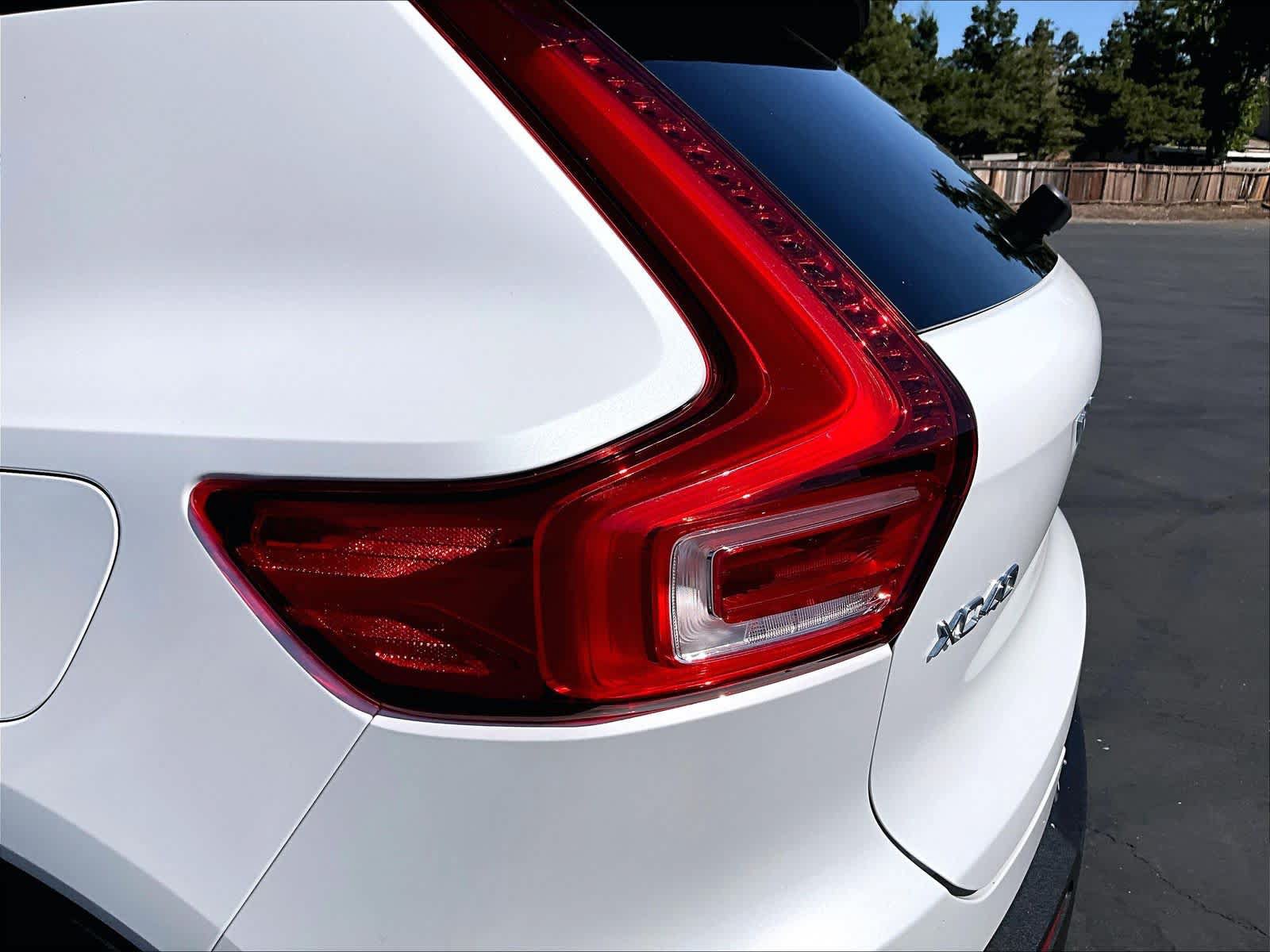 Used 2023 Volvo XC40 Recharge Ultimate AWD/4WD image 25