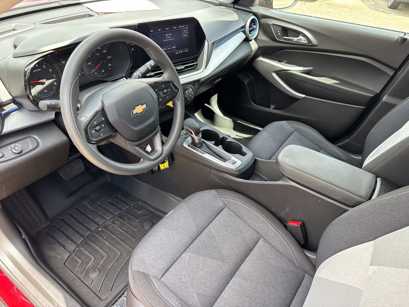 Used 2024 Chevrolet Trax LS w/ LS Convenience Package image 21