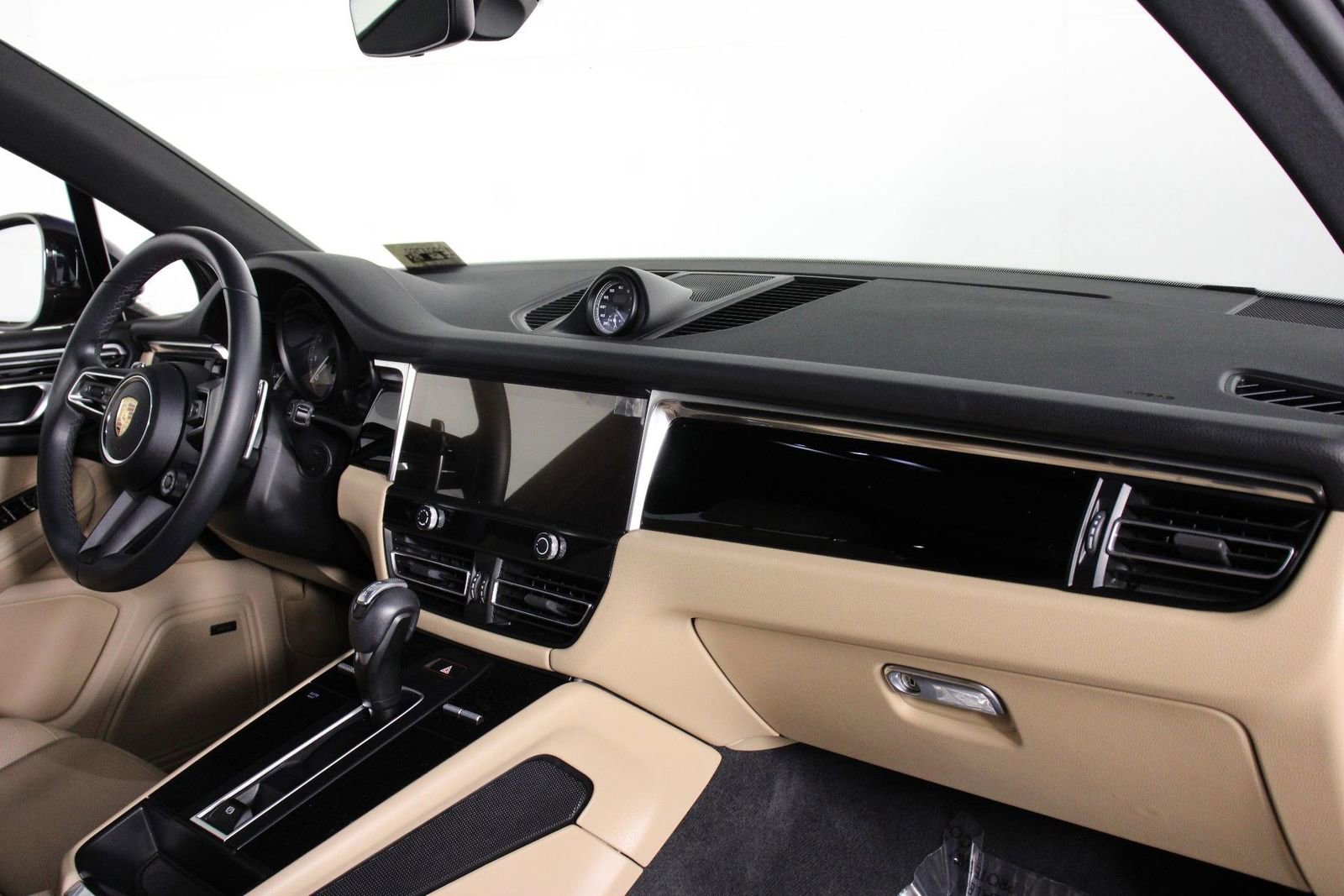 Certified 2023 Porsche Macan S image 24