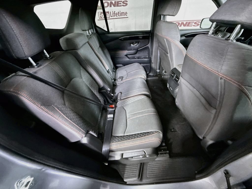 Used 2023 Honda Pilot Sport image 28