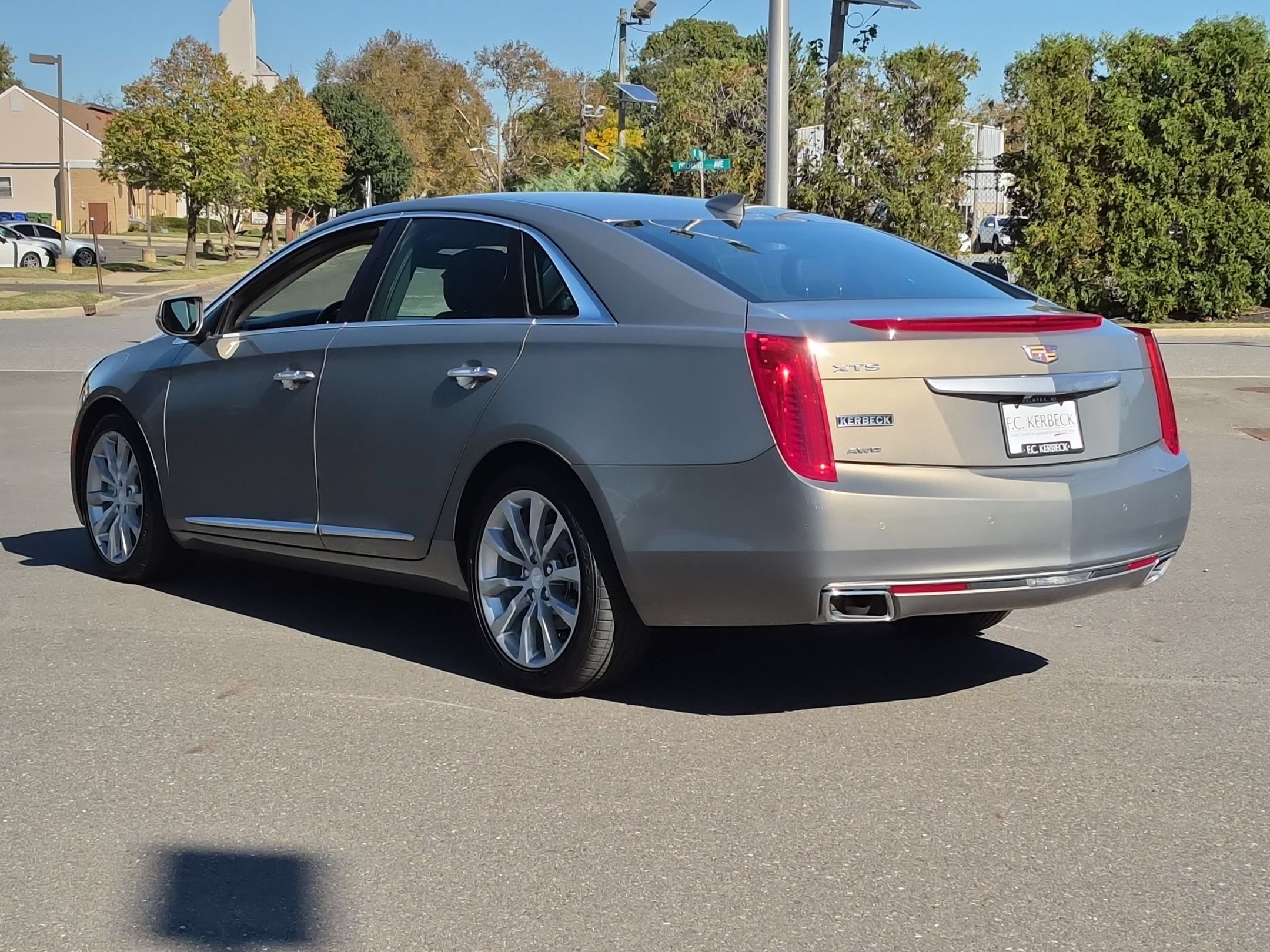 Certified 2017 Cadillac XTS Luxury AWD/4WD image 5