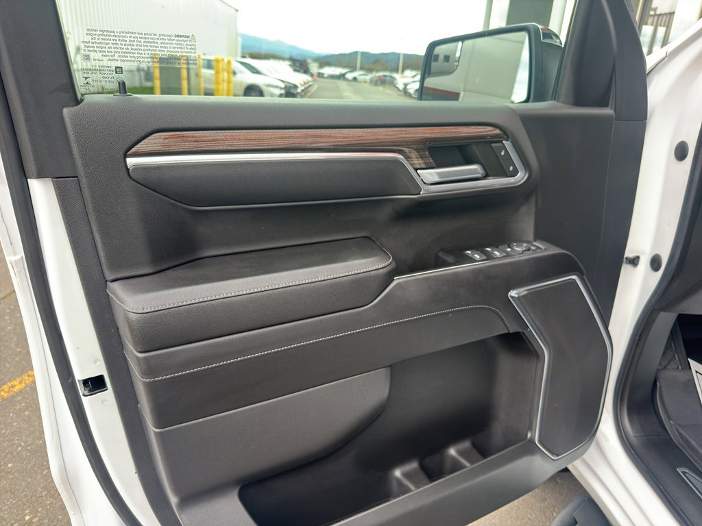 Used 2022 Chevrolet Silverado 1500 LT w/ Z71 Off-Road Package image 6