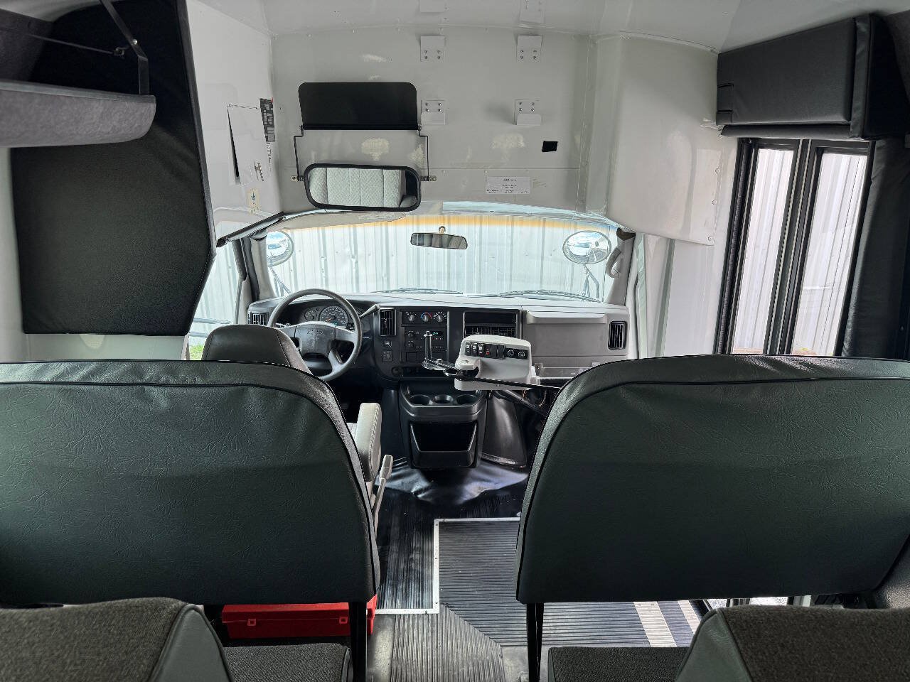 Used 2004 Chevrolet Express 3500 w/ School Bus Package RWD image 27