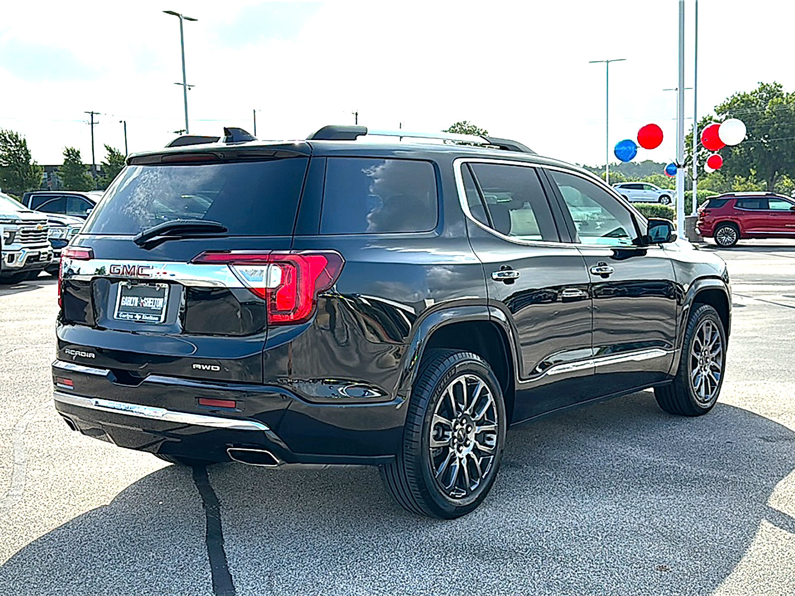 Used 2023 GMC Acadia Denali w/ Black Diamond Edition AWD/4WD image 8