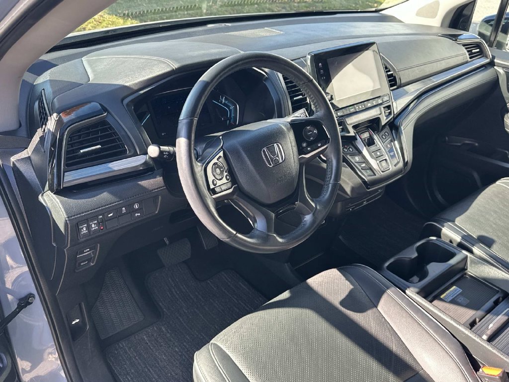 Used 2023 Honda Odyssey Elite image 2
