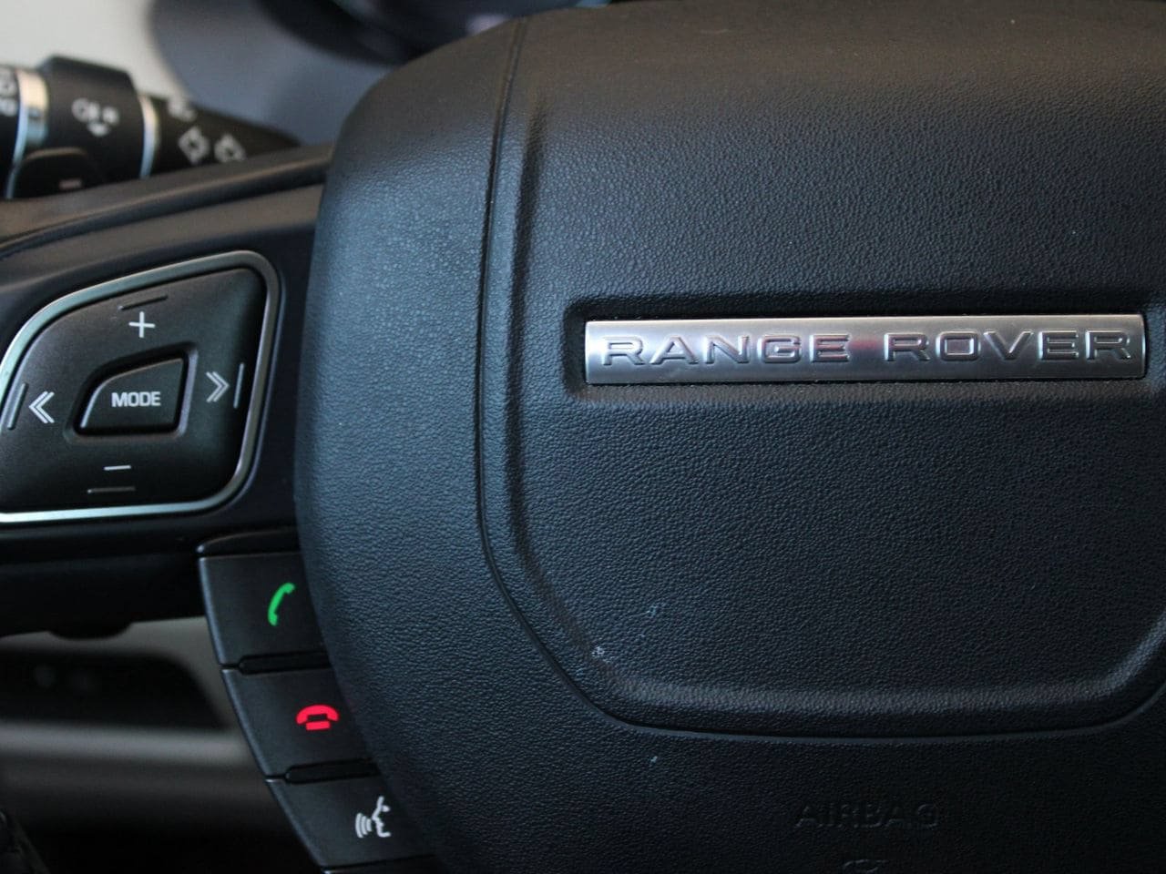 Used 2019 Land Rover Range Rover Evoque SE AWD/4WD image 31