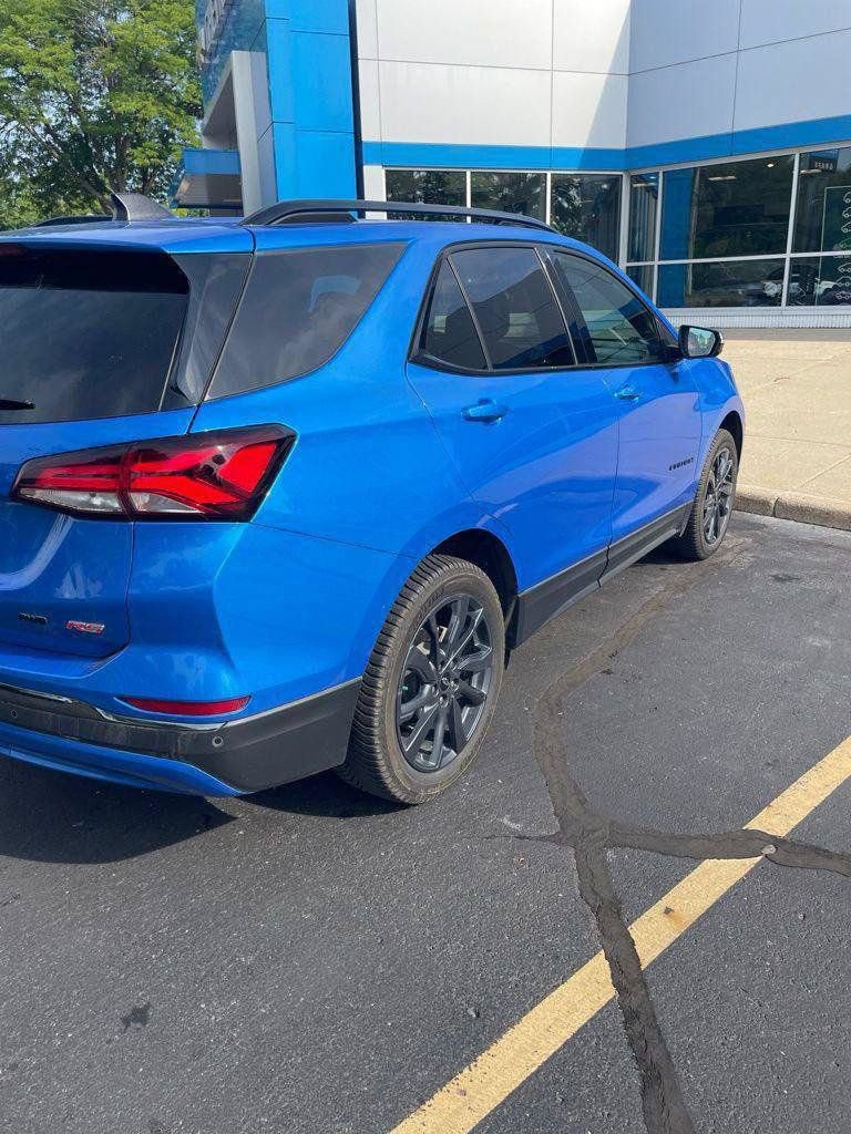 Used 2024 Chevrolet Equinox RS w/ RS Leather Package AWD/4WD image 3