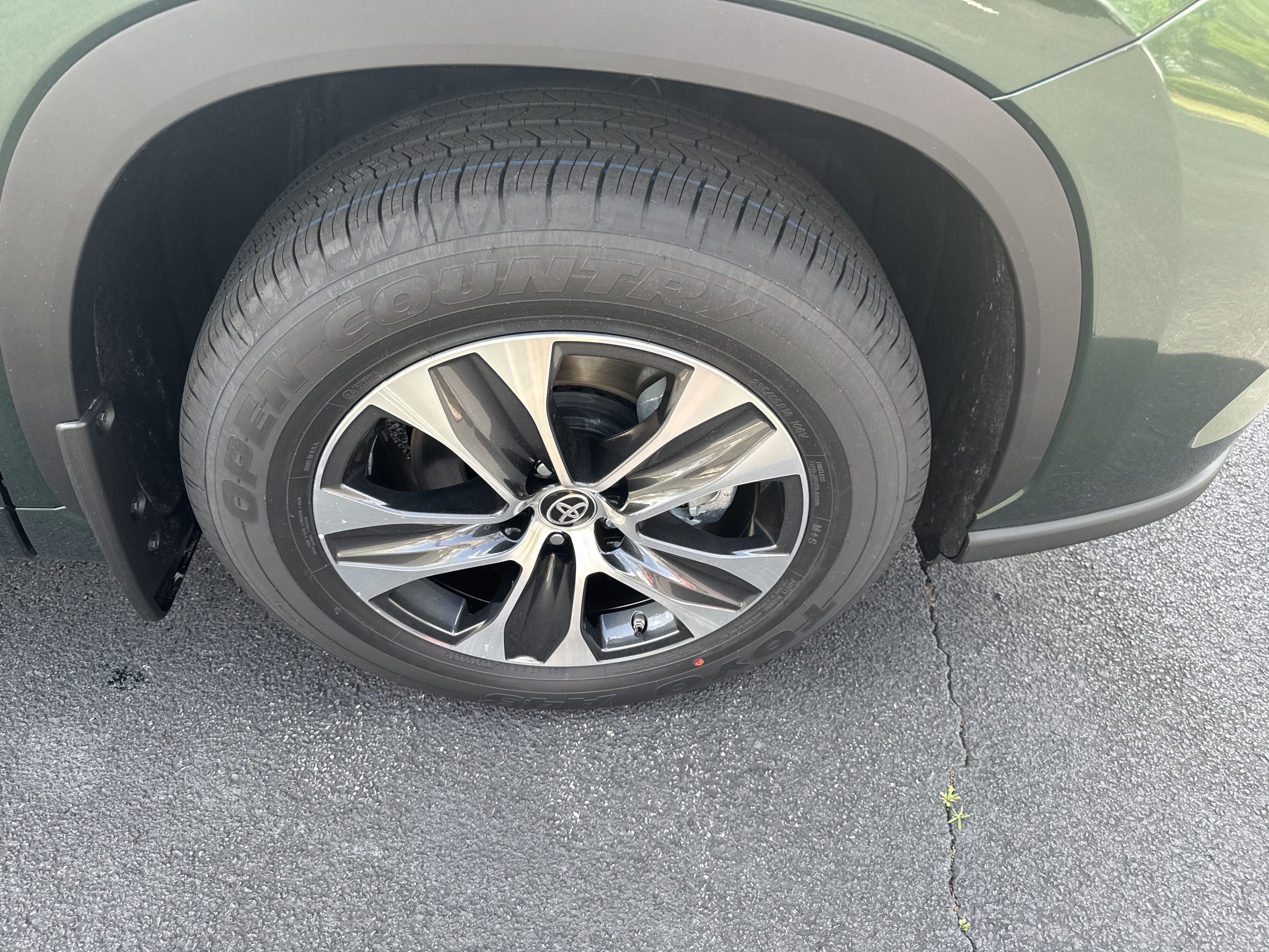New 2025 Toyota Highlander XLE AWD/4WD image 10