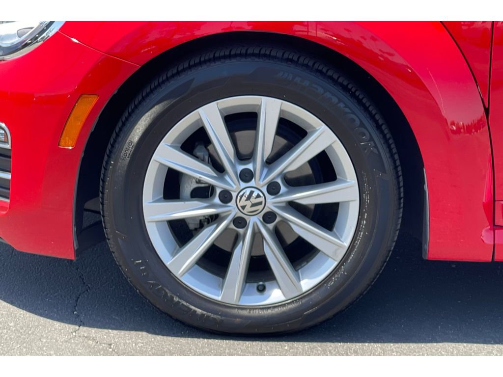 Used 2017 Volkswagen Beetle 1.8T SE FWD image 39