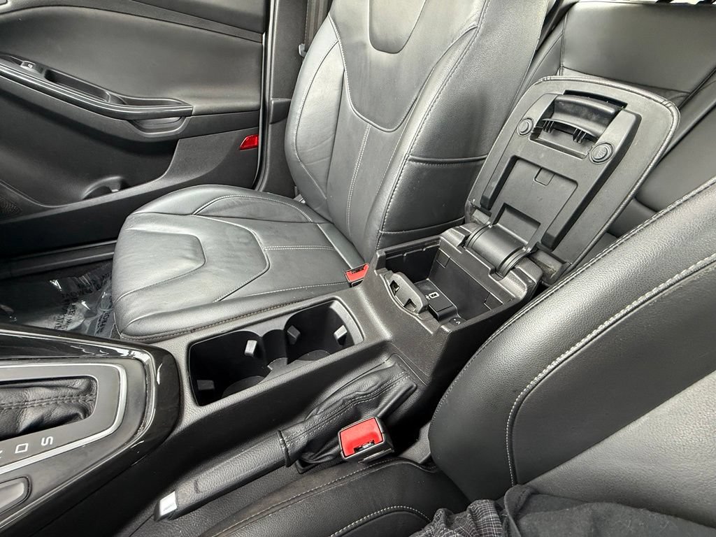 Used 2017 Ford Focus Titanium FWD image 25