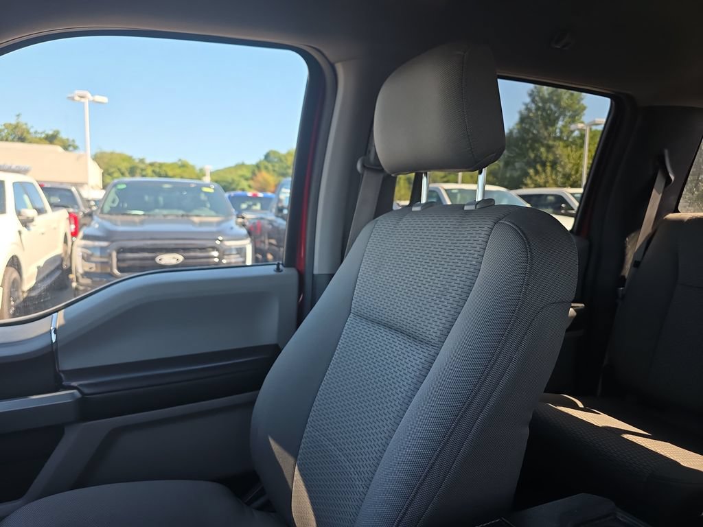 Used 2016 Ford F150 XLT w/ Equipment Group 302A Luxury AWD/4WD image 40